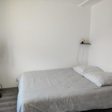 16 Rue Des Deportes Charmes  Bagian luar foto